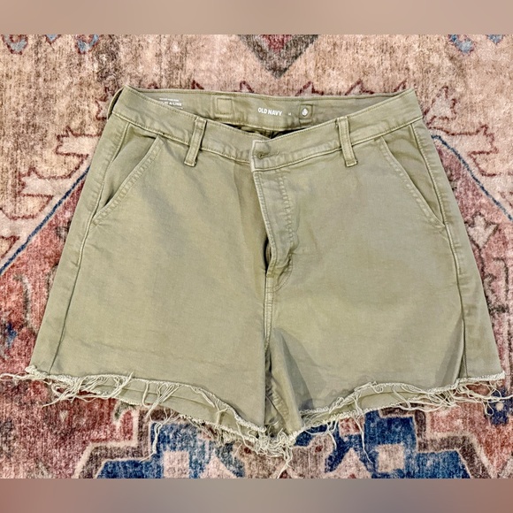 Old Navy 3” Inseam Sky-Hi A-Line Green Cargo Shorts - Picture 1 of 4